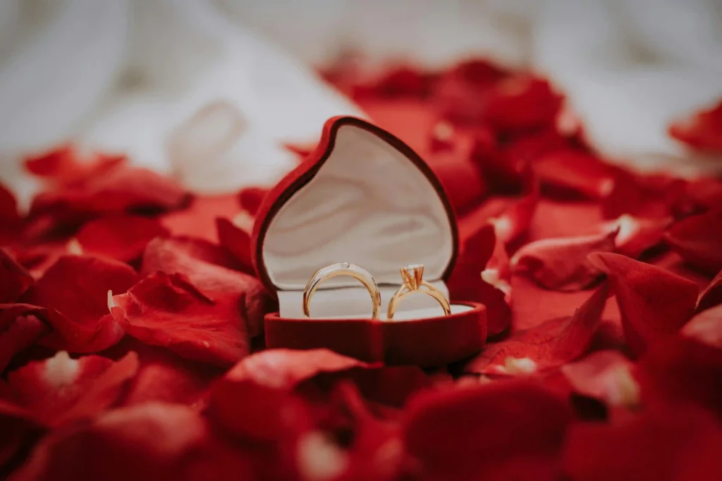 white gold diamond wedding band box