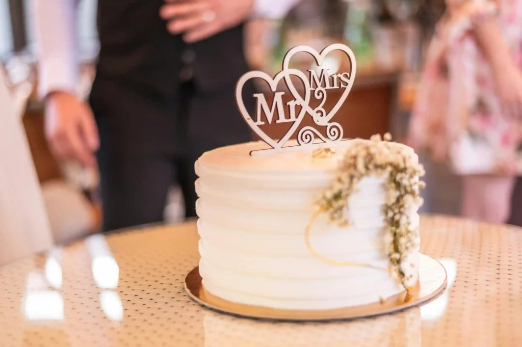 Mr Mrs wedding cake for marriage