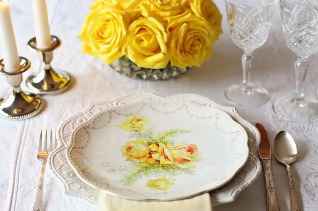 Chine dinnerware