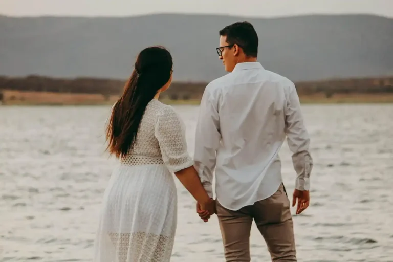 5th wedding anniversary couple at beach